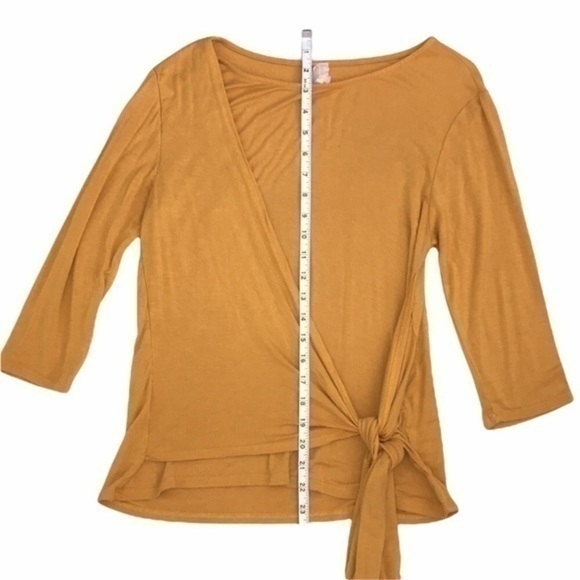 Gold Wrap Top - Picture 4 of 6